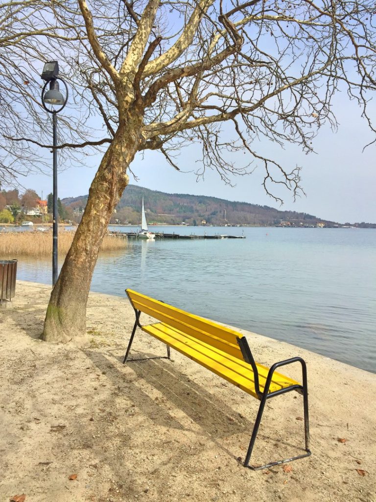 Frühling am See genießen