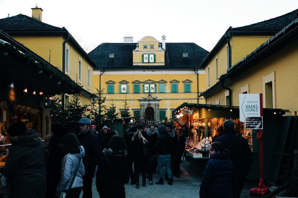 Christkindlmarkt-Hellbrunn-Salzburg