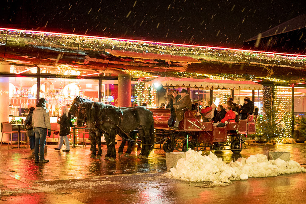 Pferdekutschenfahrt im Advent bei Schneefall