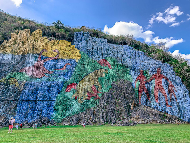 mural-de-la-prehistorica